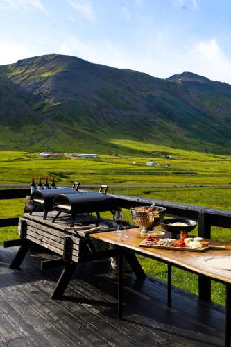 Hóll Adventure House - Ævintýrahúsið Hóll á Siglufirði (Holl Adventure House - Ævintyrahusið Holl a Siglufirði) in Siglufjordur