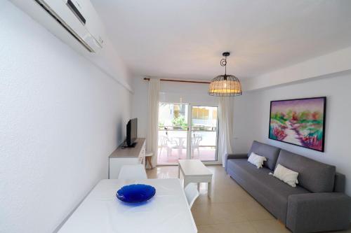 Two-Bedroom Deluxe Apartment with Balcony