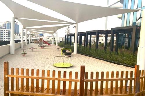 Studio Near Dubai Butterfly Garden, 18 Mins Drive From Mall of Emirates, Miraclz Tower, Arjan By Deluxe Holiday Homes, Dubái (foto 6)