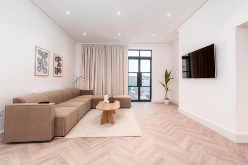 6-Bedroom, 6-Bathroom Contractor Home, Manchester (fotografie 2)