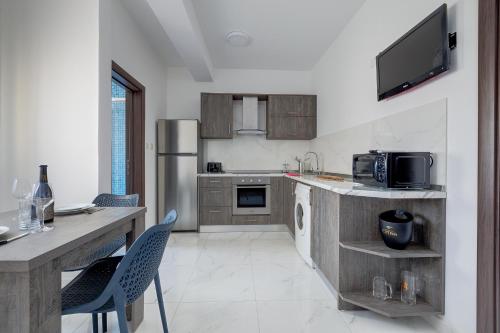Chic 2BR Penthouse Steps From the Promenade Room Type - Standard Apartment