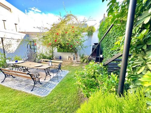 Παροχές, Cómodo departamento 2 dormitorios con jardín sobre Avenida Libertador (Comodo departamento 2 dormitorios con jardin sobre Avenida Libertador) in Σαν Χουάν