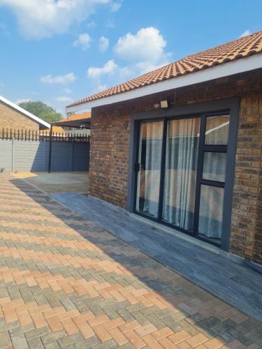 Lukhanyo Guest House in Northam