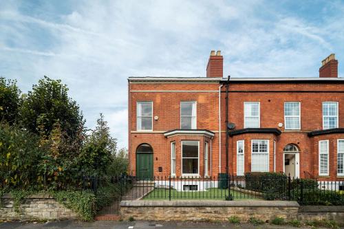 6-Bedroom, 6-Bathroom Contractor Home, Manchester (fotografie 6)