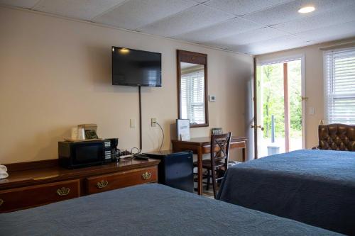 1848 Inn - image 4
