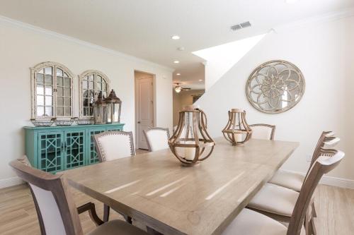 Luxury Home Near Disney by Rentyl with Private Pool & Resort Amenities - 211M in Orlando, USA