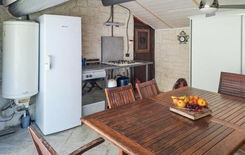 Viesnīcas āriene, Stunning Home In Jonquière Saint Vincen (Stunning Home In Jonquiere Saint Vincen) in Comps ciems
