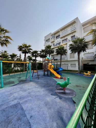 Bright Apt with Balcony, WiFi, Parking and Pool Resort in 布兹尼卡