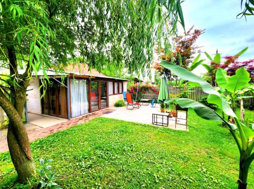 House & Yard Sesil M 110m to beach Kaprovani, Ureki (foto 3)