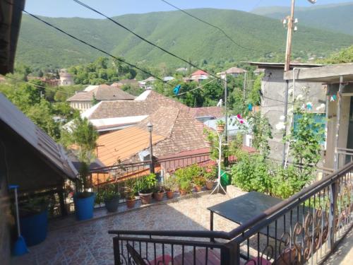 Uitzicht, Mahmud Hostel in Sheki