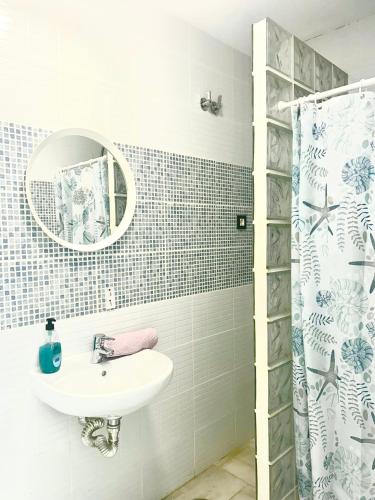 Double Room with Private Bathroom image 5