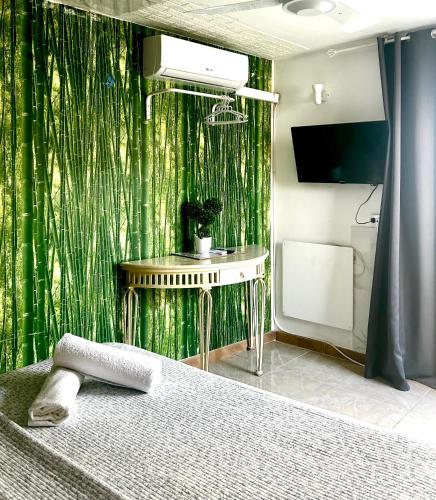 Double or Twin Room with Shared Bathroom image 5