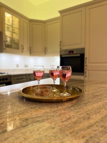 Luxury Ascot Retreat Private Indoor Heated Pool, Wellness Spa & Gardens in Sunningdale