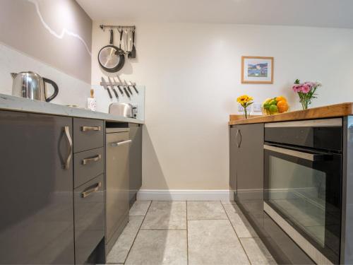 Holiday Home Betty's Bothy by Interhome in 德拉姆納德羅希特市中心