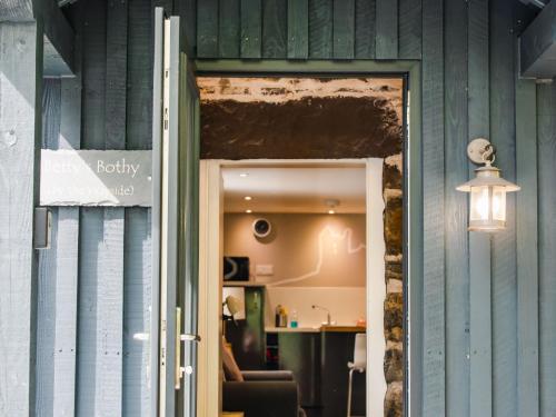 Holiday Home Betty's Bothy by Interhome in 德拉姆納德羅希特市中心