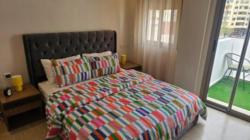 Bright 2BR Apartment in Maarif - Sunny Terrace, Fast WiFi & Private Parking, Касабланка (фото 6)