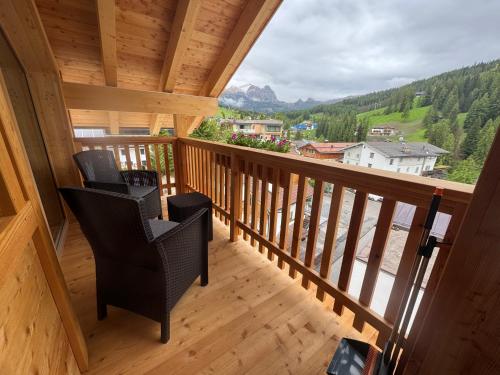 Apartment with Mountain View