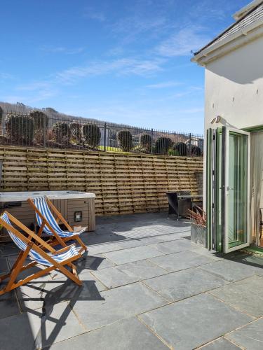 Point View - Award Winning Apartments with Private Hot Tub & Parking, Croyde (photo 6)