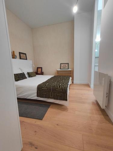 Large deluxe suite, historic center 2nd, Bordeaux (foto 3)