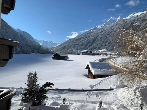 Quadruple Room with Mountain View