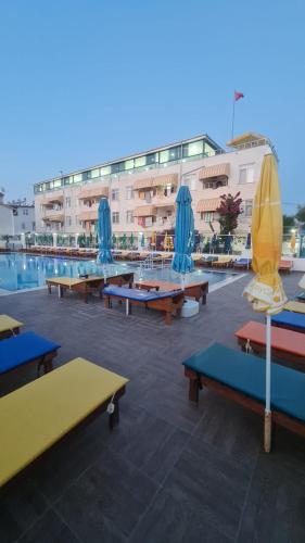Peldbaseins, Aydın Motel in Turkeli