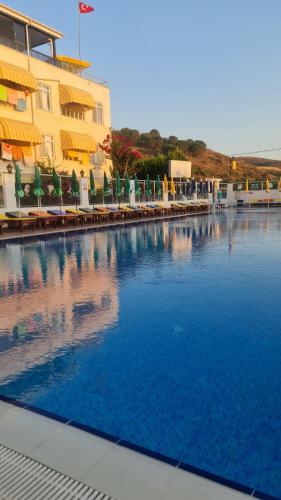 Piscina, Aydın Motel in Turkeli