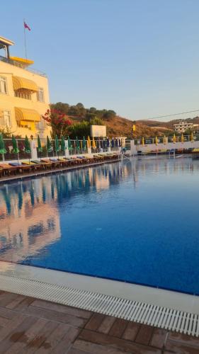 Piscina, Aydın Motel in Turkeli