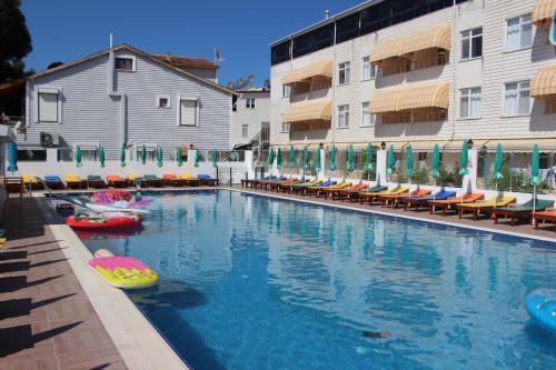 Piscina, Aydın Motel in Turkeli