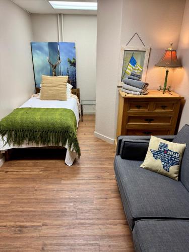 A Place to Stay Reservations Rooms in Bandera (TX)