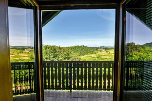 Turistična Kmetija Pungračič (Turisticna Kmetija Pungracic) in Dobrna