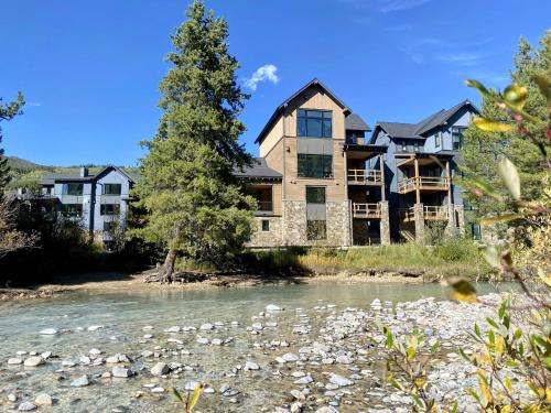 Alcove 74 by SummitCove Lodging