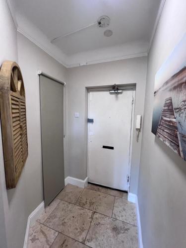 Cosy Elmhurst Studio Retreat London 