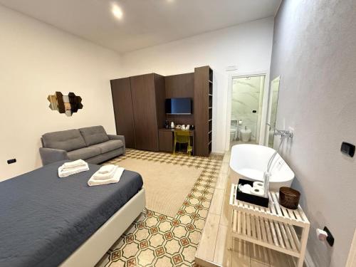 La Piazza Suite, Naples (photo 3)
