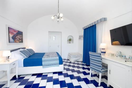 Economy Double Room with Private External Bathroom image 6