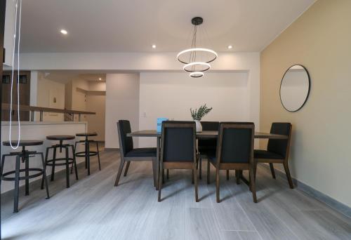 Two-Bedroom Deluxe Apartment image 10
