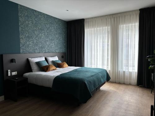 . Hotel SIS - Rooms