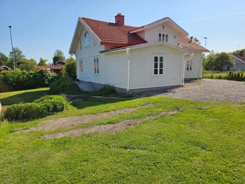 Charmig villa med 5 sovrum i Åmmeberg