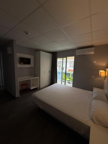 Benidorm BB Hostel in Parque de l'Aiguera