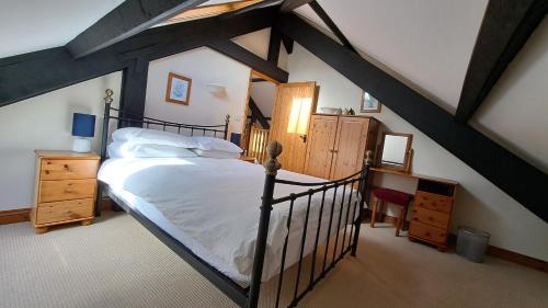 Swifts Barn Stanbury Wharf in 霍爾斯沃西