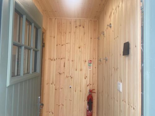 Roundstone Retreats Quayside luxury apt - Tap to explore photos
