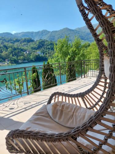 Villa AS na Jablaničkom jezeru (Villa AS na Jablanickom jezeru) in Konjic