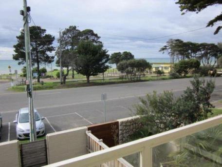 Balcony/terrace, The Esplanade Holiday Home in Indented Head