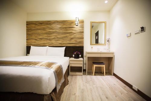 room detail thumbnail 0