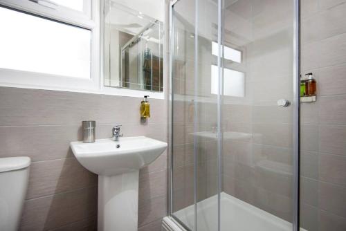 Harold House - image 12