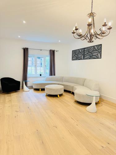 서닝데일 Luxury Ascot Spa Retreat Private Indoor Heated Pool, Wellness Spa & Gardens 5성급 싱글룸 스위트룸