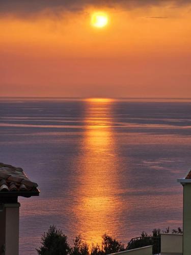 NEW! Villa With Heated Pool in Cavtat - image 5