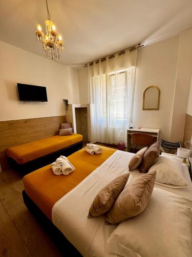 Quadruple Room with Private Bathroom image 3