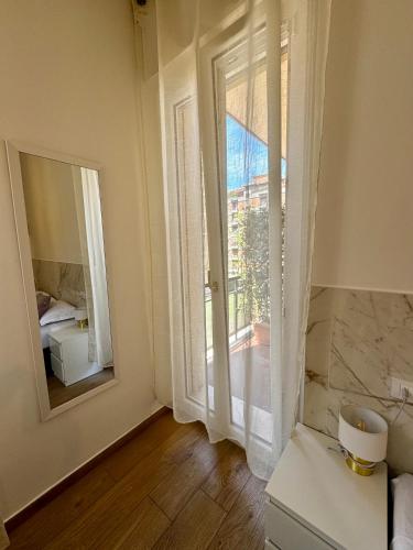 Twin Room with Private Bathroom image 5
