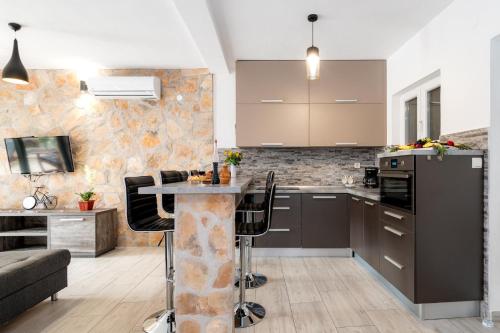 Villa Oaza Primošten With Heated Pool (Villa Oaza Primosten With Heated Pool) in Siroke