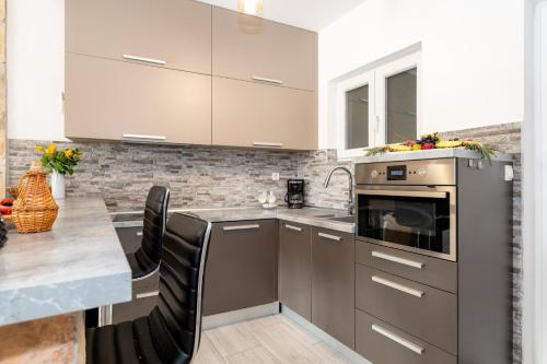 Villa Oaza Primošten With Heated Pool (Villa Oaza Primosten With Heated Pool) in Siroke